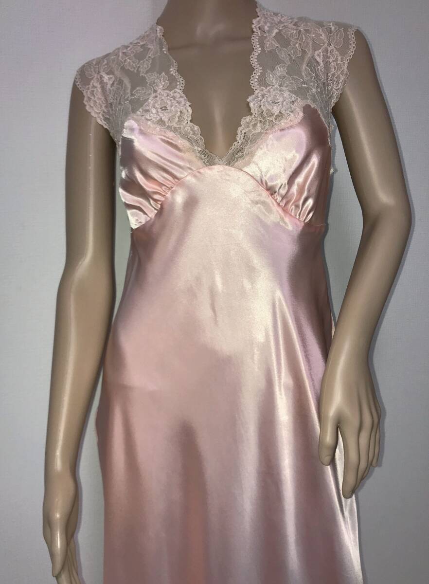 ◇US GILLIGAN シルクの光沢・パールピンク・エレガント・ウエディング・ロングナイトドレス・ガウン・サイズ大きめ_画像3