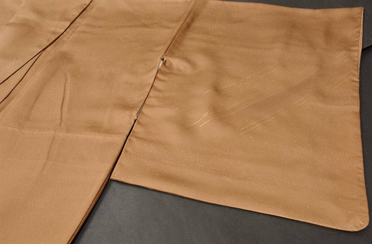 ☆付下げ☆一つ紋 袷 土色地 金彩 荒波に大名駕籠 裄64cm 正絹☆ _画像5