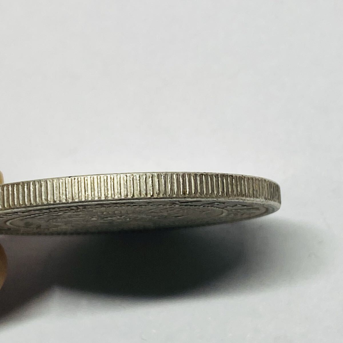 日本古錢 一圓銀貨 明治九年銀貨 硬貨 コイン 一円銀貨 一圓 銀貨古錢 貿易銀 コイン 銀貨 重さ26.7g _画像3