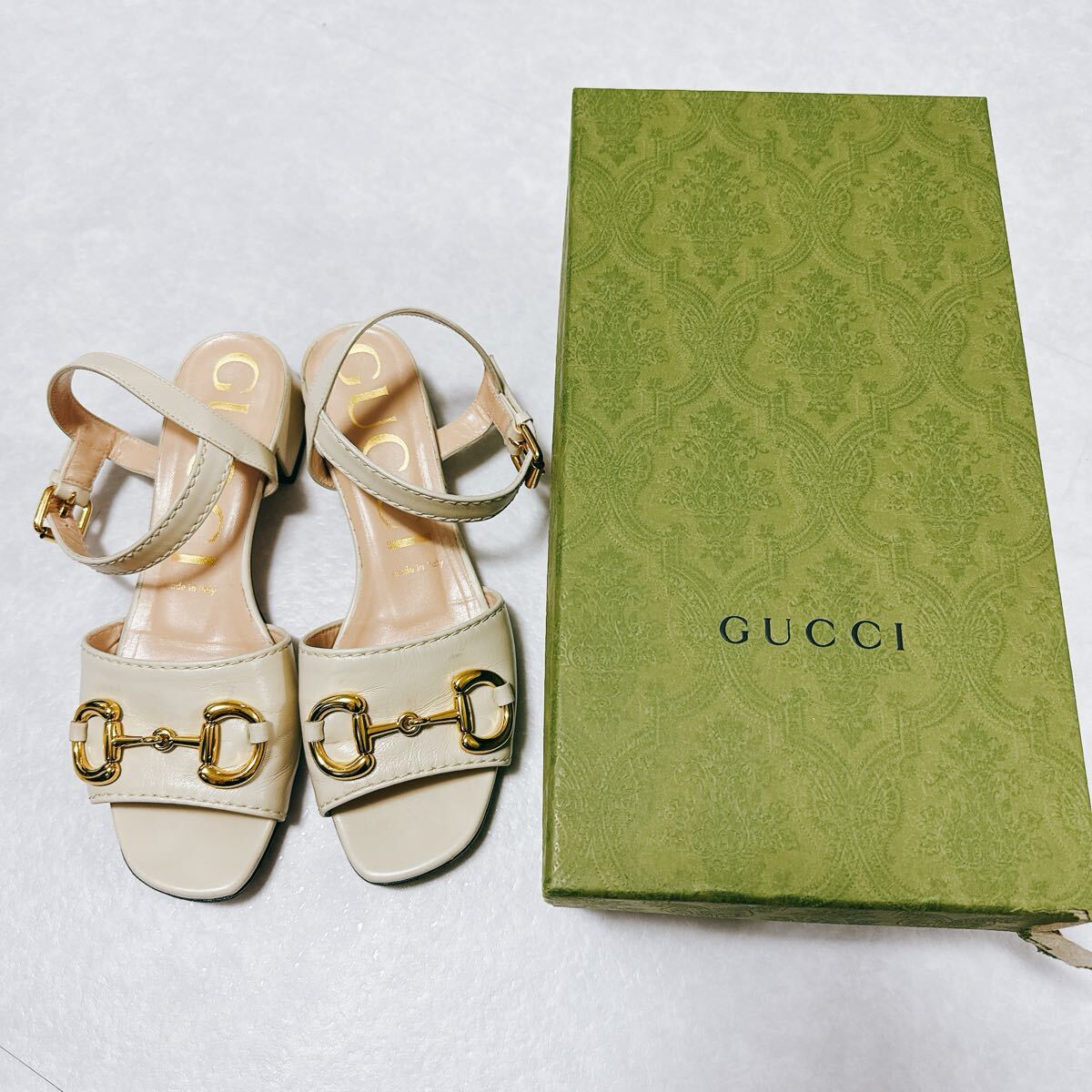 美品　GUCCI ベージュ サンダル ゴールド金具　38 24cm グッチ