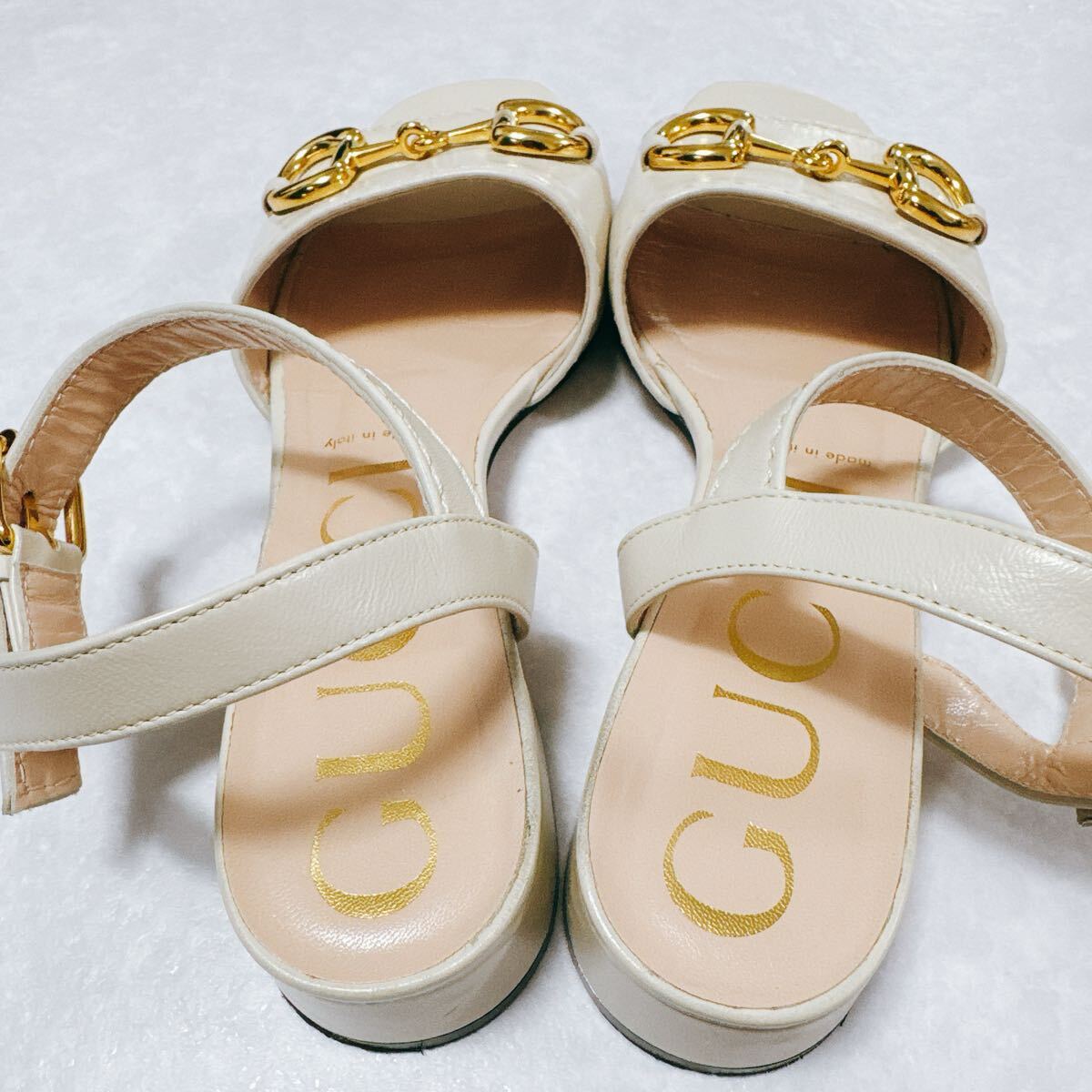 美品　GUCCI ベージュ サンダル ゴールド金具　38 24cm グッチ