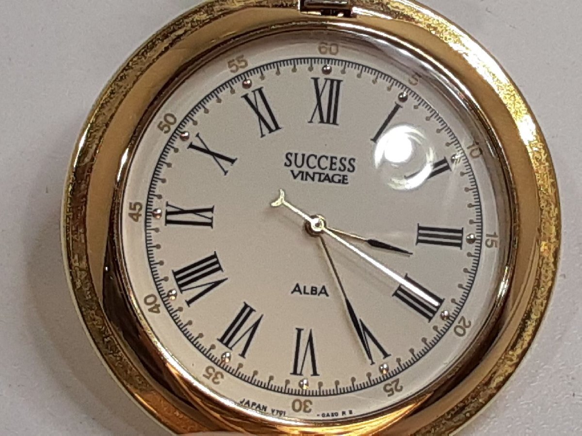 セイコー SEIKO アルバ サクセス ヴィンテージ 懐中時計 ポケット ウォッチ V701-0A10 SS GP アナログ クォーツ ALBA【中古】 ht5462_画像1