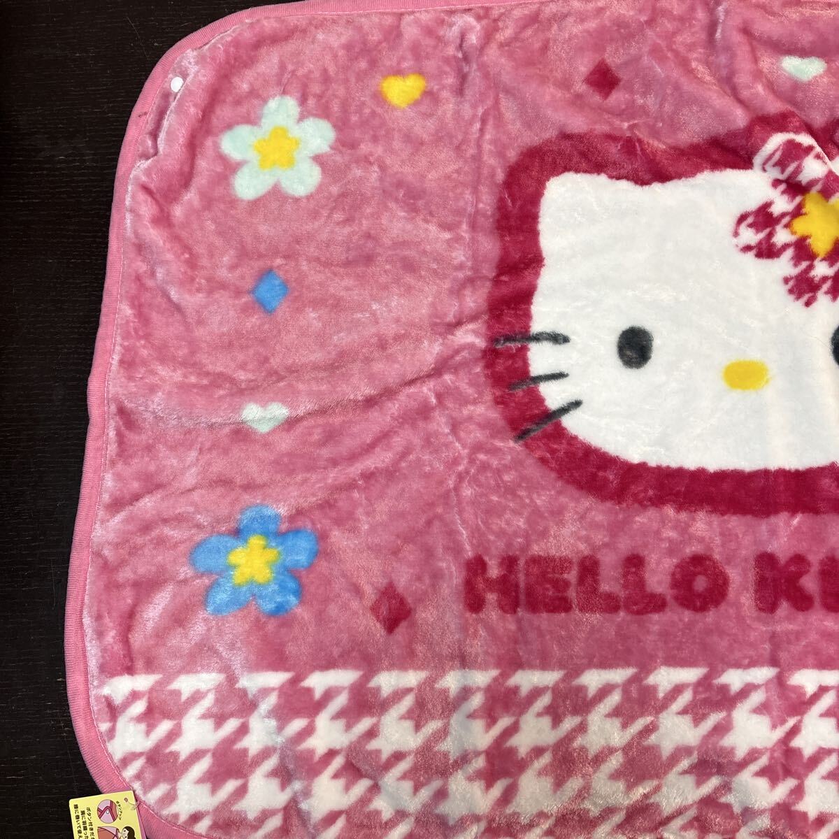サンリオ ハローキティ ブランケット ボタン付き 