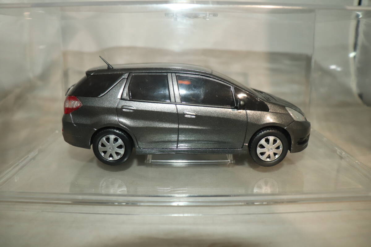 ☆フィットシャトル 15X カラーサンプルミニカー(1/24サイズ) ポリッシュドメタル・メタリック☆_画像5