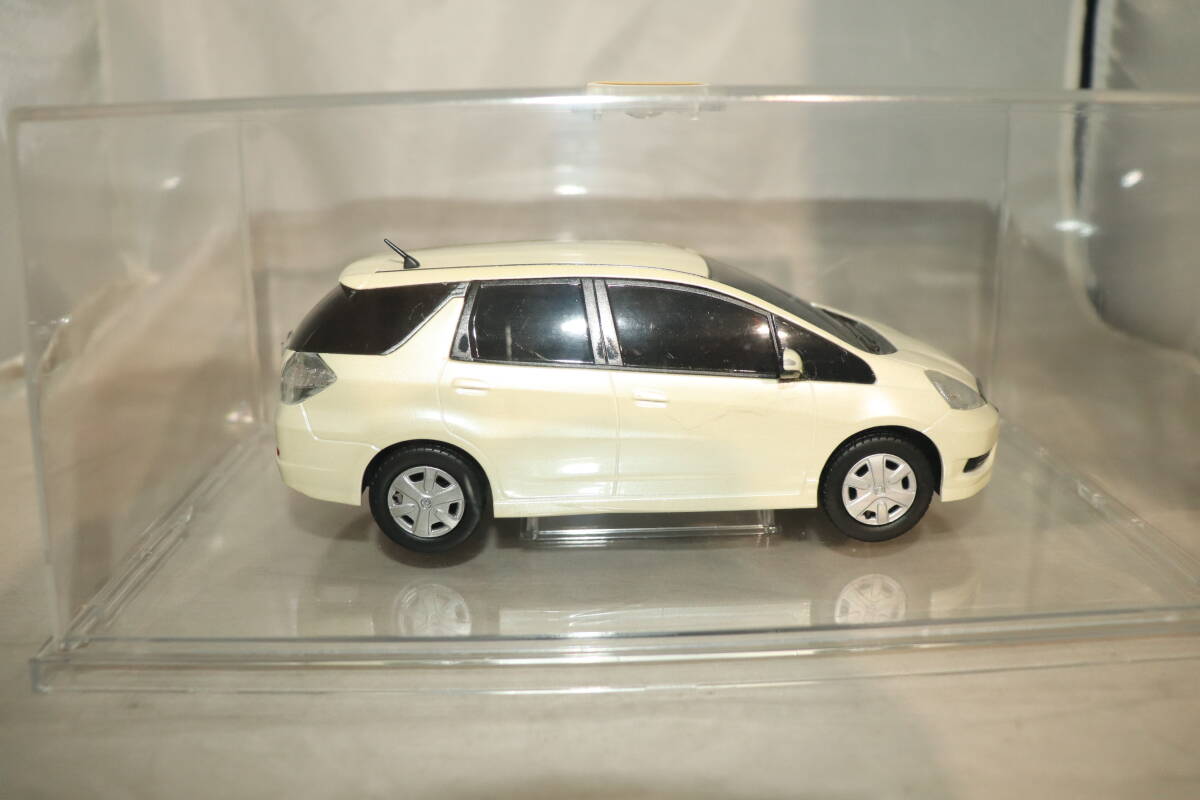 ☆フィットシャトルHY カラーサンプルミニカー(1/24サイズ) プレミアムホライト・パール☆_画像5