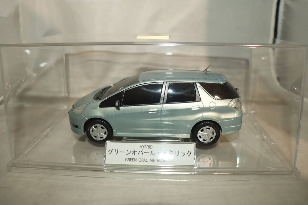 ☆フィットシャトルHY カラーサンプルミニカー（１/24サイズ） グリーンオパール・メタリック☆_画像1