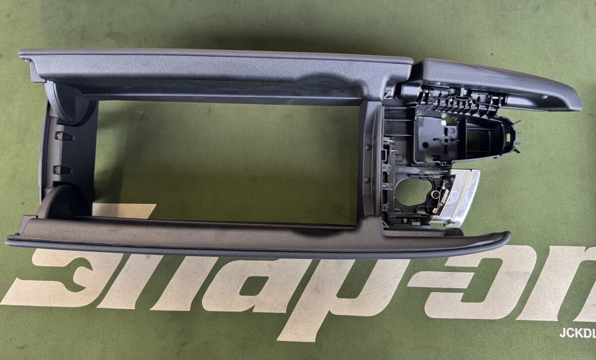 【純正・未使用品】Mercedes Benz R231 SL センターコンソール アームレスト A2316800539 ベンツ SL350 _画像2