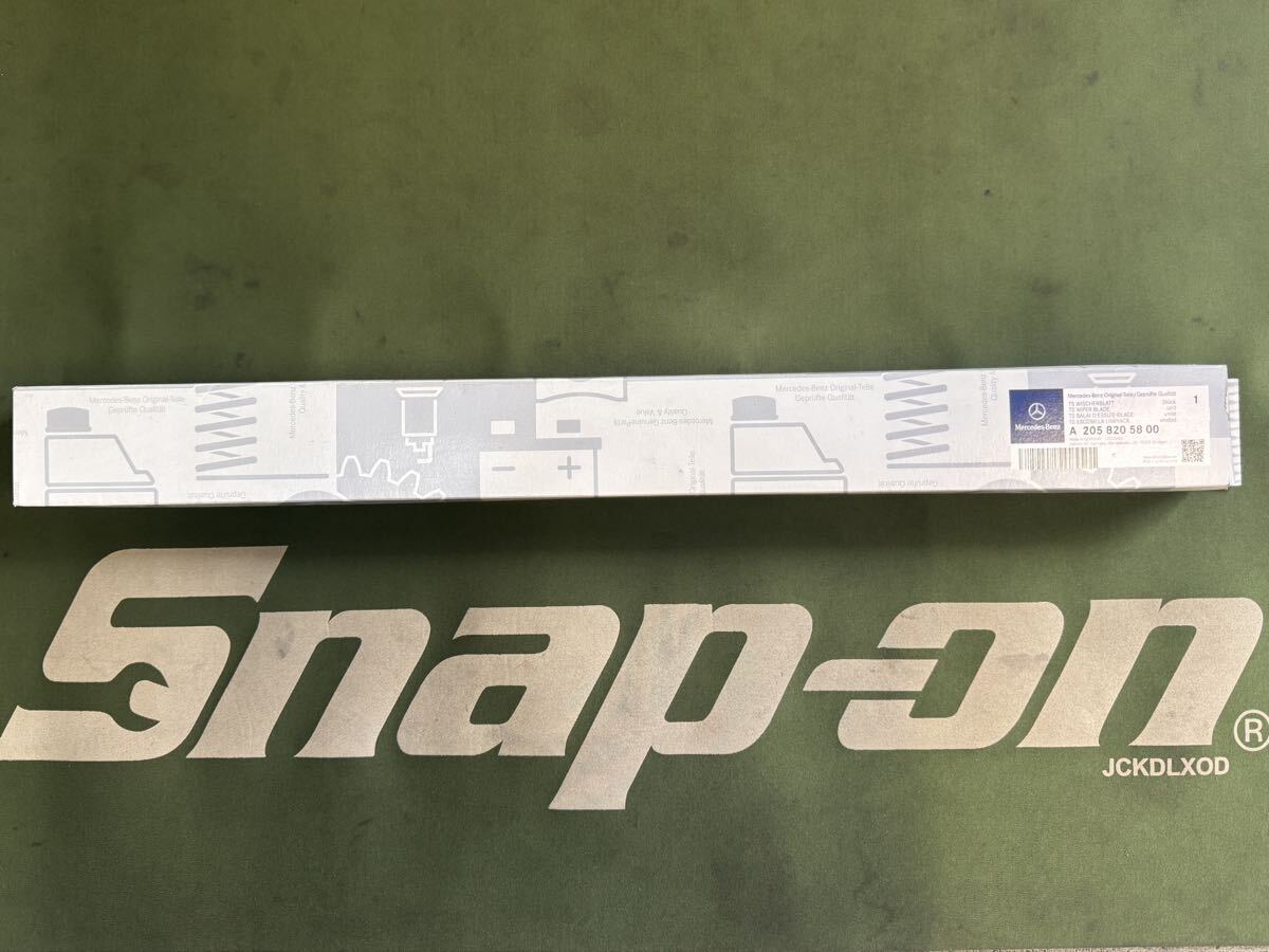 【純正・未使用品】メルセデスベンツ フロントワイパーブレードセット W205 Cクラス A2058205800_画像1