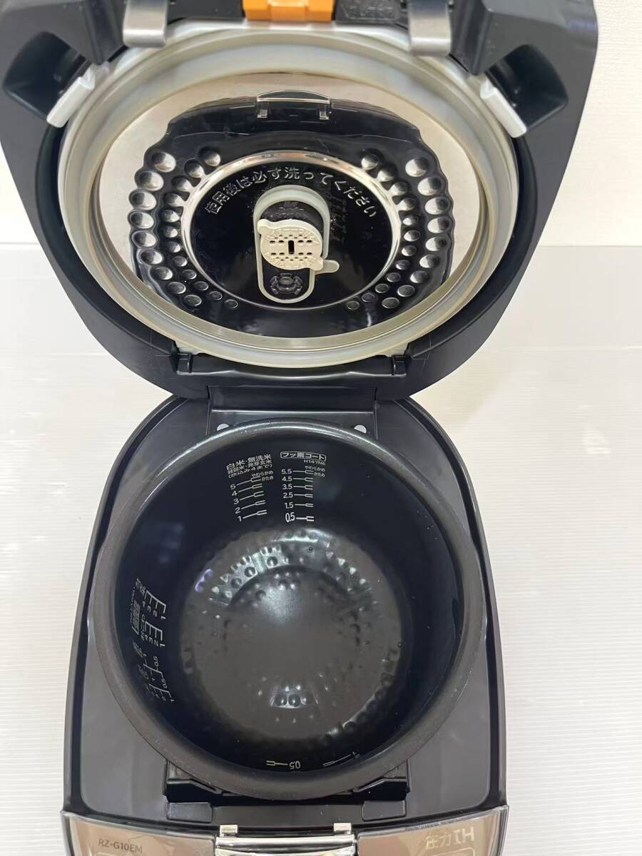 HITACHI 日立 IHジャー炊飯器 5.5合炊き 黒厚鉄釜 RZ-G10EM 2023年製 動作確認済み_画像2