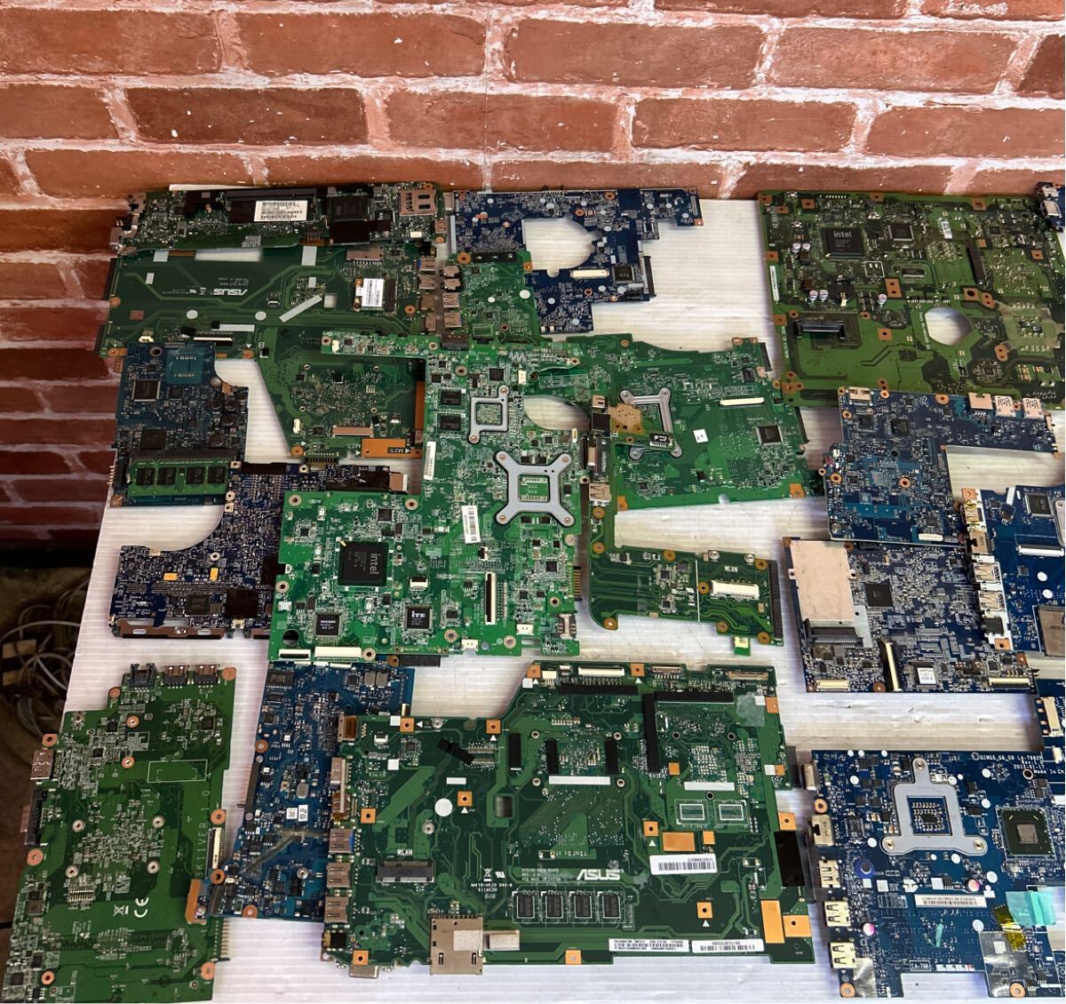 マザーボードまとめ売り44個　PC用　ノートパソコン　動作未確認　重量約6kg パソコンパーツ　部品取り
