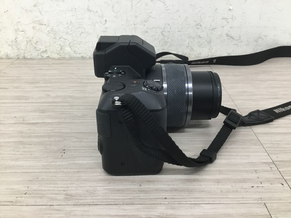 ●営YS238-80 【通電確認(rèn)済み】 Nikon ニコン 1 V2 ミラーレス一眼カメラ 10-30mm 1:3.5-5.6 ブラック 充電器付き