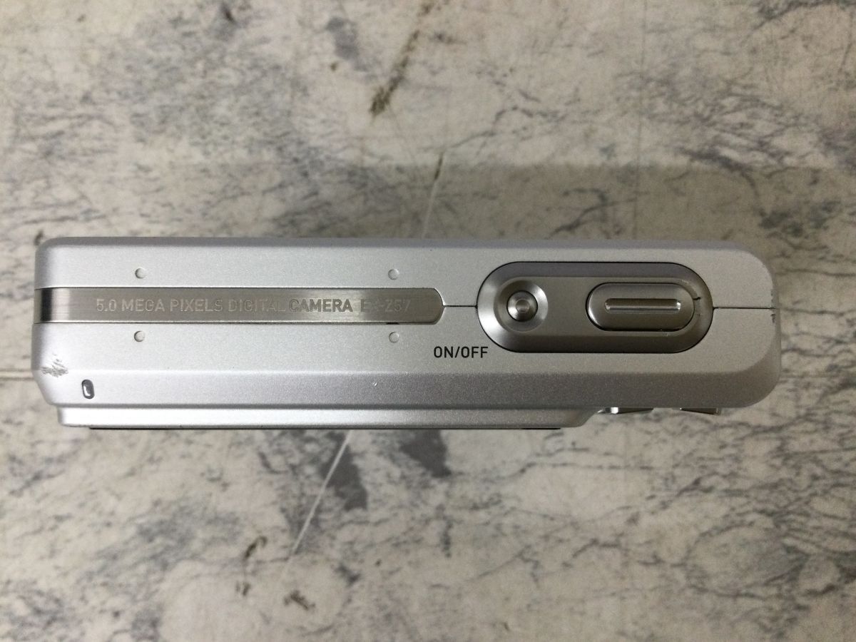 ●営FU941-60 CASIO カシオ EXILIM エクシリム EX-Z57 コンパクトデジタルカメラ / コンデジ デジカメ シルバー 58㎜ /k