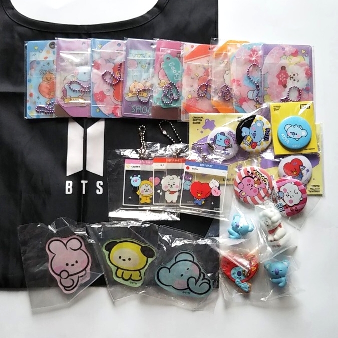 *未使用*BT21グッズ 大量まとめて プレート アクリルキーホルダー ケーブルチャーム 缶バッジ アクリルクリップ BTS折りたたみバッグ(小)_画像1