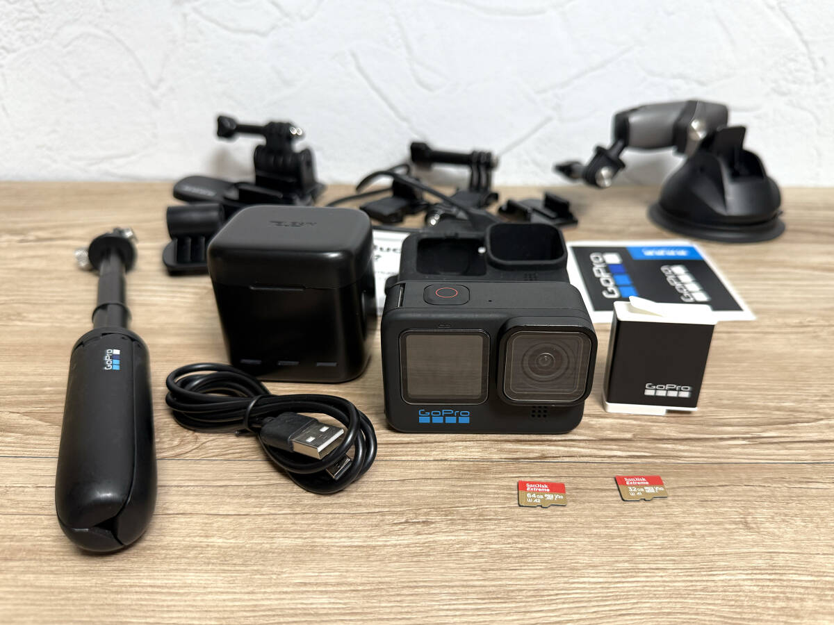【送料込】GoPro HERO10 Black　おまけ多數(shù)?すぐ使えます【中古】