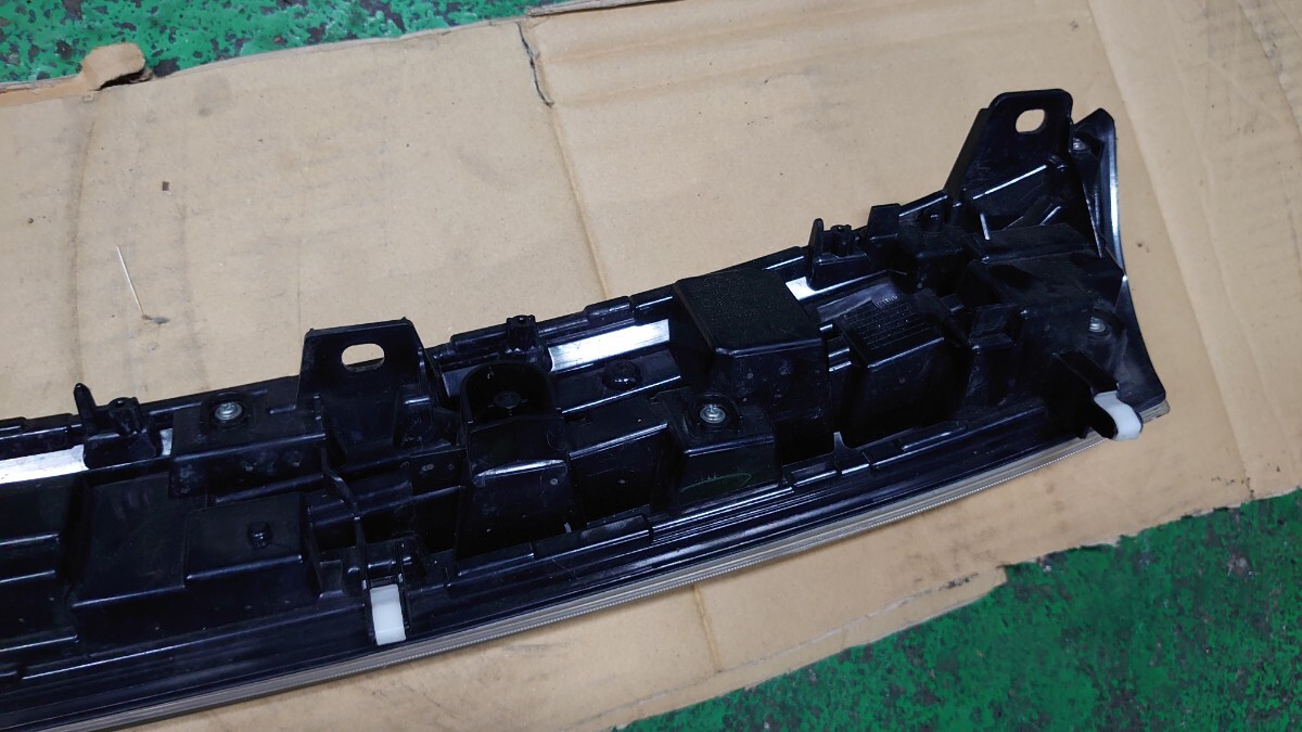 スズキ　MA36S ソリオ純正イルミネーションフロントグリル　72110-81P0_画像9