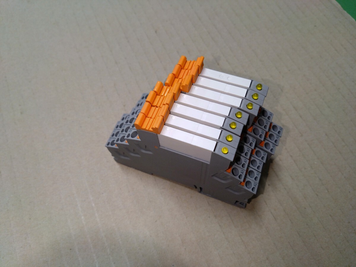 新品未使用・バルク品 PHOENIXCONTACT フェニックスコンタクト リレーモジュール RIF-0-RPT-24DC/21 7個_画像4