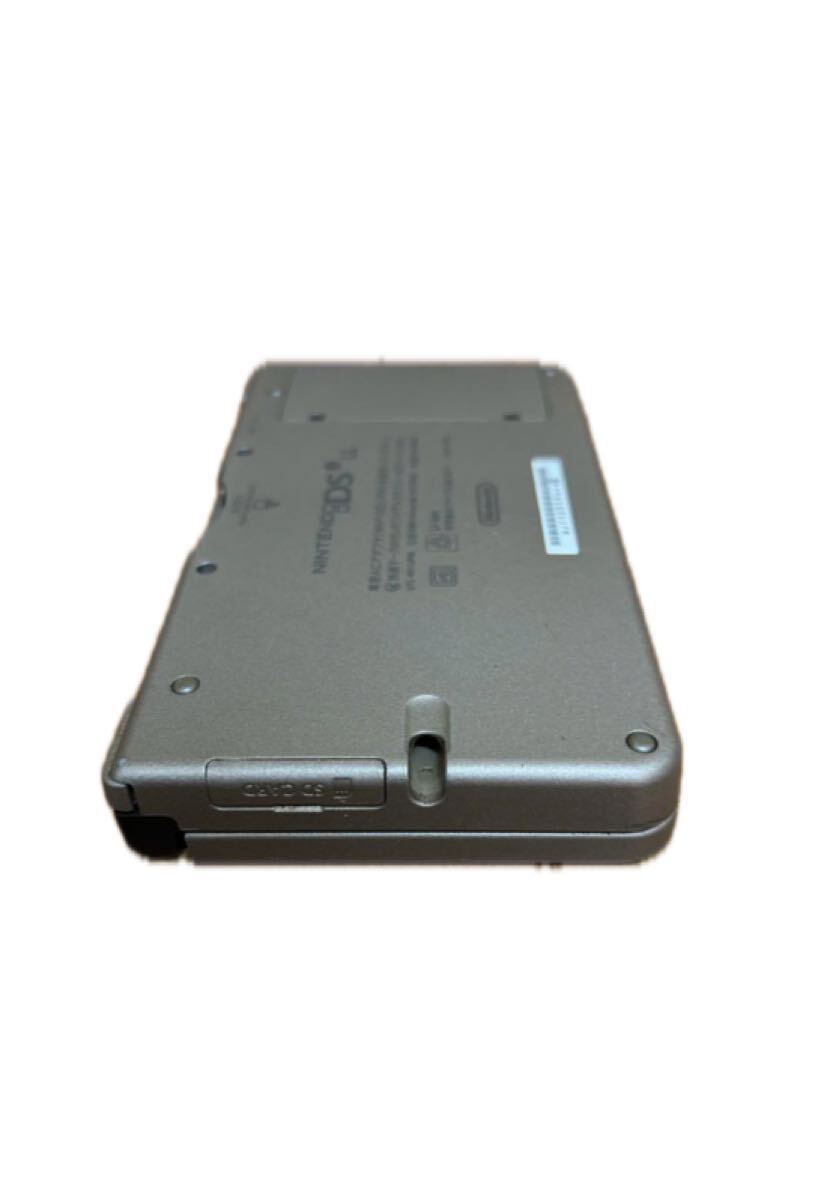 任天堂　ニンテンドー DSi LL UTL-001