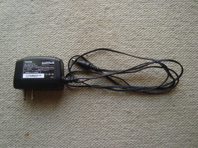 送料無料 中古 美品 東芝 ポータブルDVDプレーヤー SD‐P910Ｓ