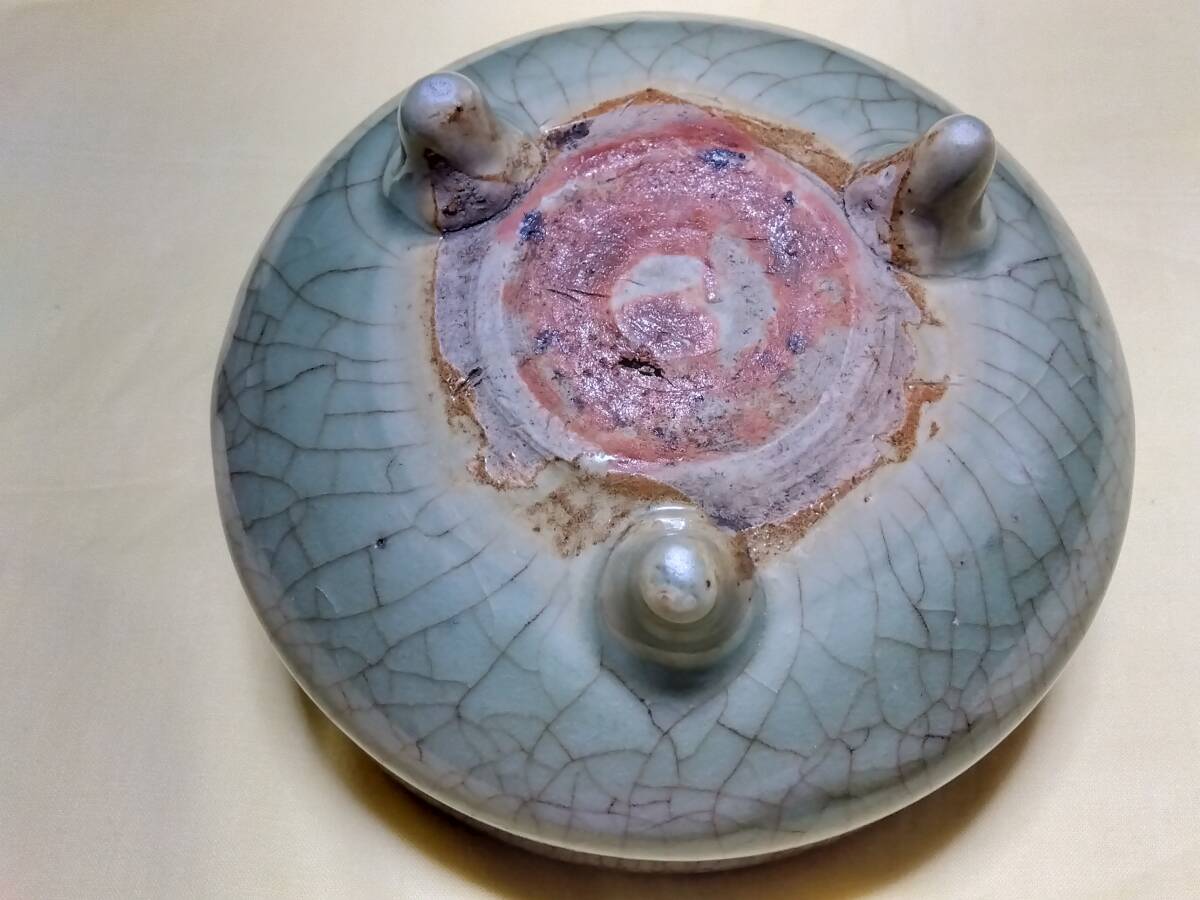 中國(guó)古玩：七官青磁香爐　竜泉窯青磁　明代　口徑12.8㎝、胴徑13.1㎝、高さ6.85㎝、重量496ｇ　希少品