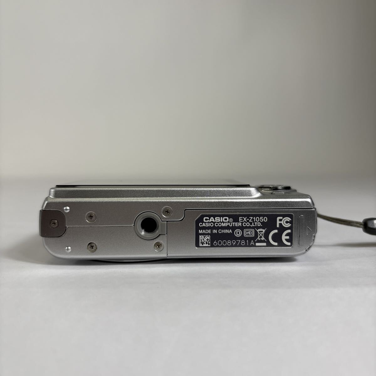 2502EL877 CASIO EXILIM EX-Z1050 カシオ エクシリム デジカメ デジタルカメラ 本體のみ ジャンク 通電動(dòng)作未確認(rèn) 現(xiàn)狀品