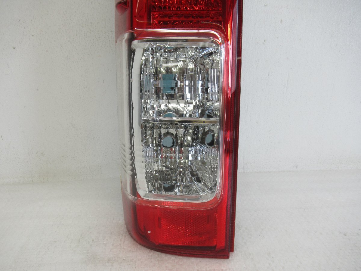 K.120671◇TRH200系/KDH200系/GDH200系 ハイエース/レジアスエース【後期/GL】純正 左テールランプ KOITO 26-140 81561-26443◇3F-A8_画像3