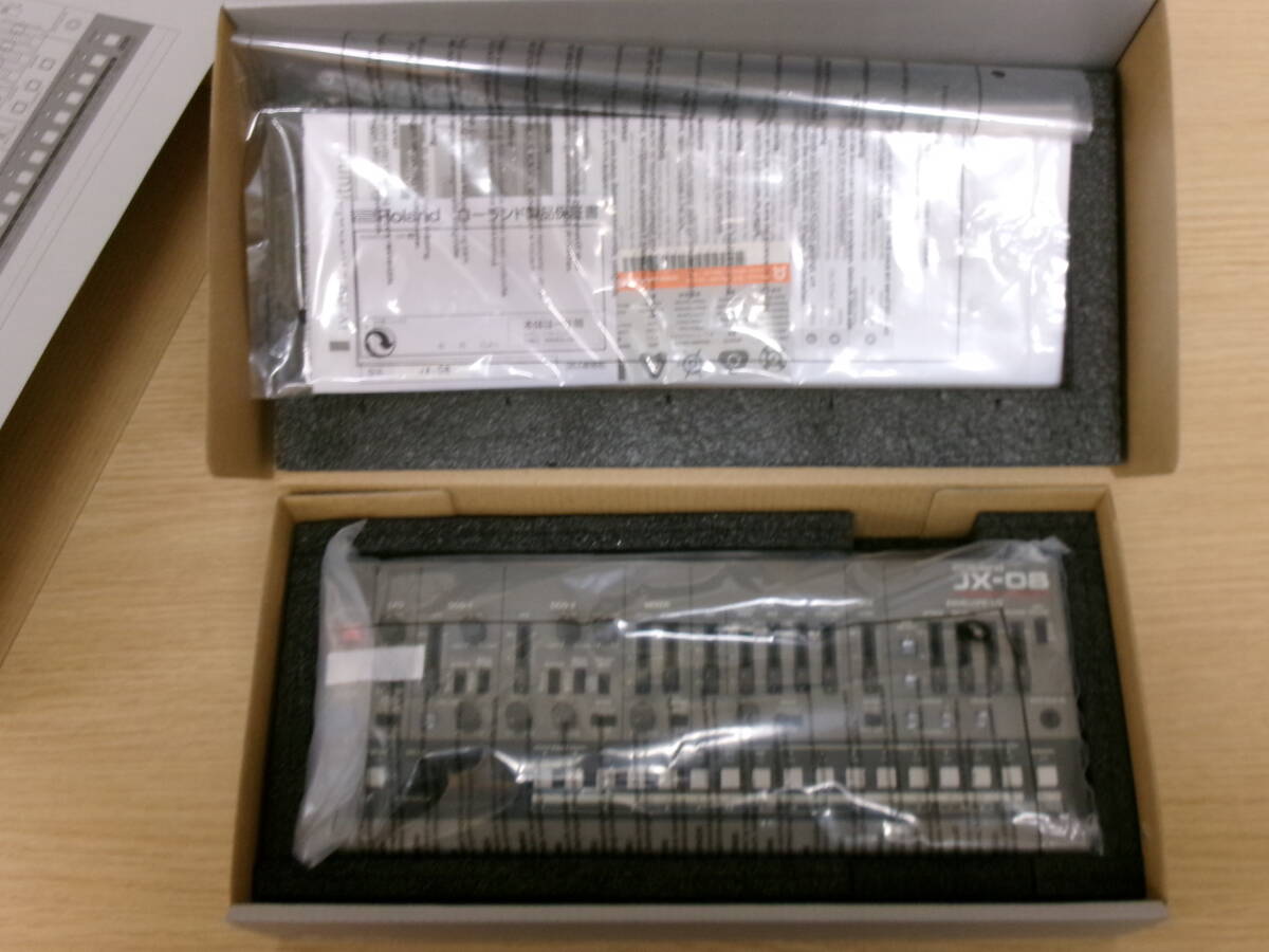 * Roland Boutique JX-08 Roland 