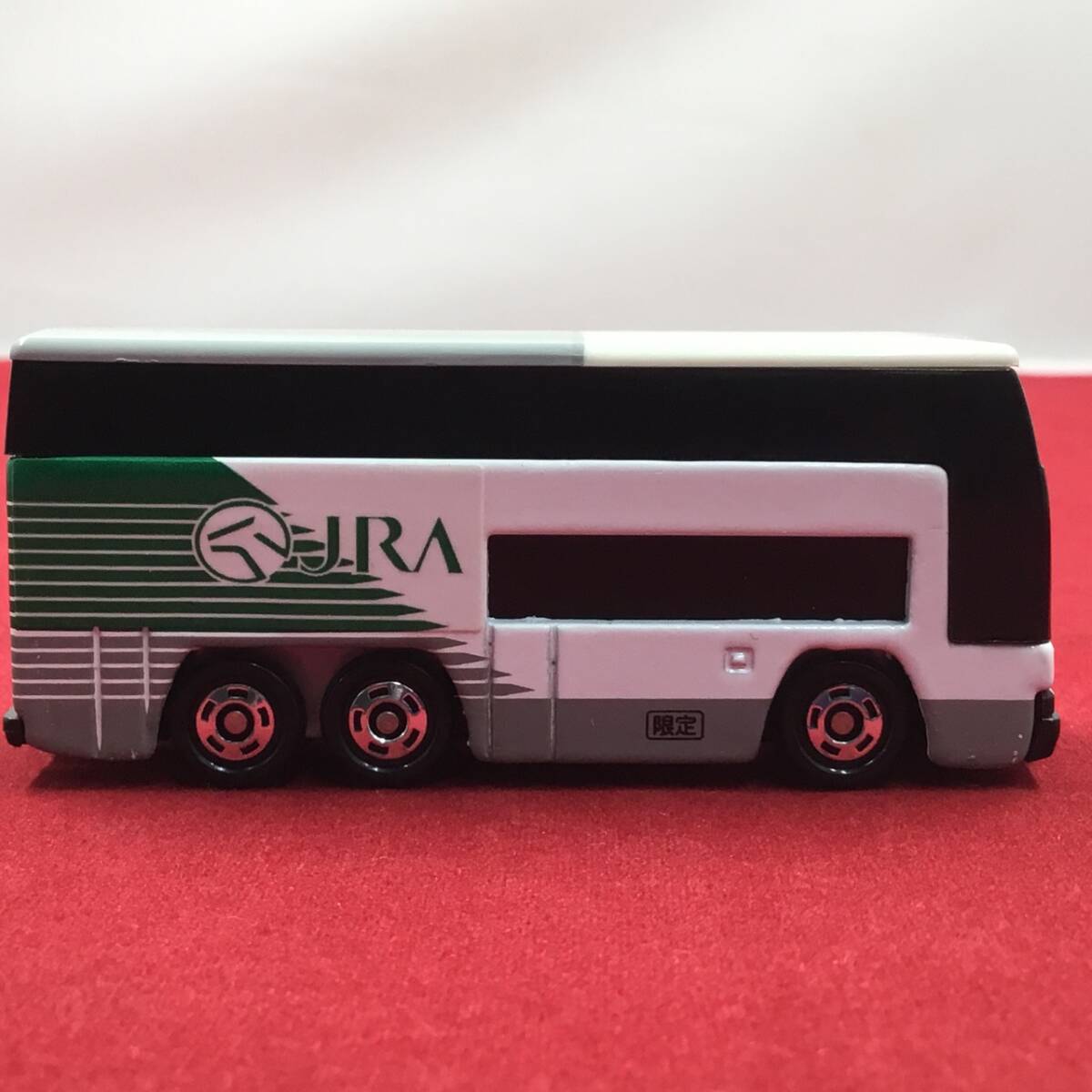 タカラトミー 日野 グランビューバス JRA 美浦?栗東トレーニングセンターと競(jìng)馬場(chǎng)をつなぐ競(jìng)走馬専用運(yùn)搬車(chē) サンタ特注 未使用品