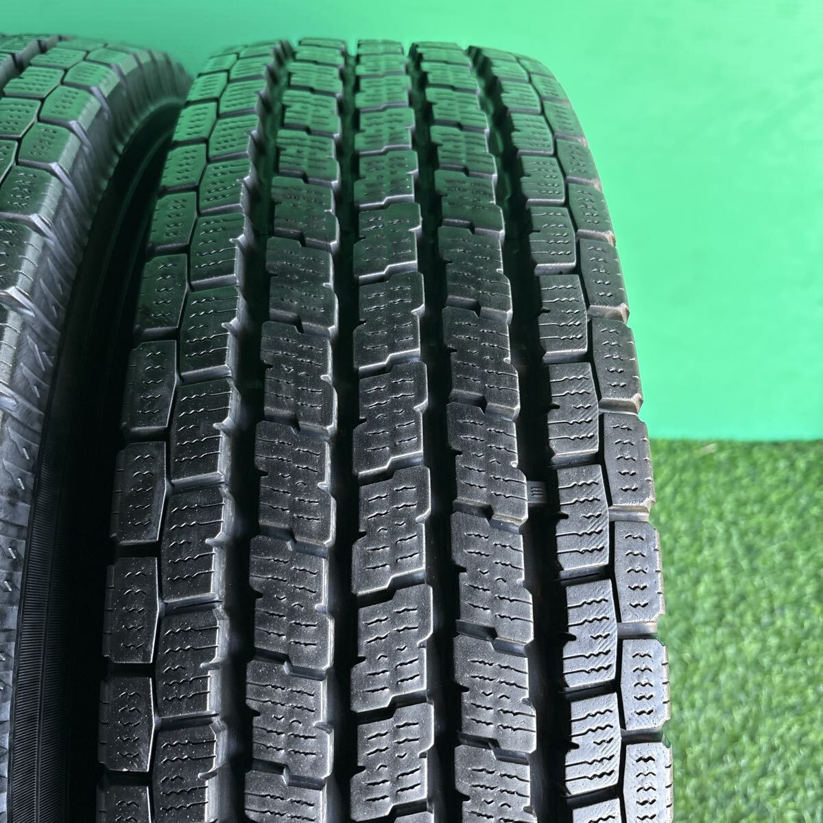 195/80R15(107/105L) LT/バリ溝2本/YOKOHAMA iceGUARD IG91/2022年製/送料無料です!ハイエース!キャラバン等に!_画像2