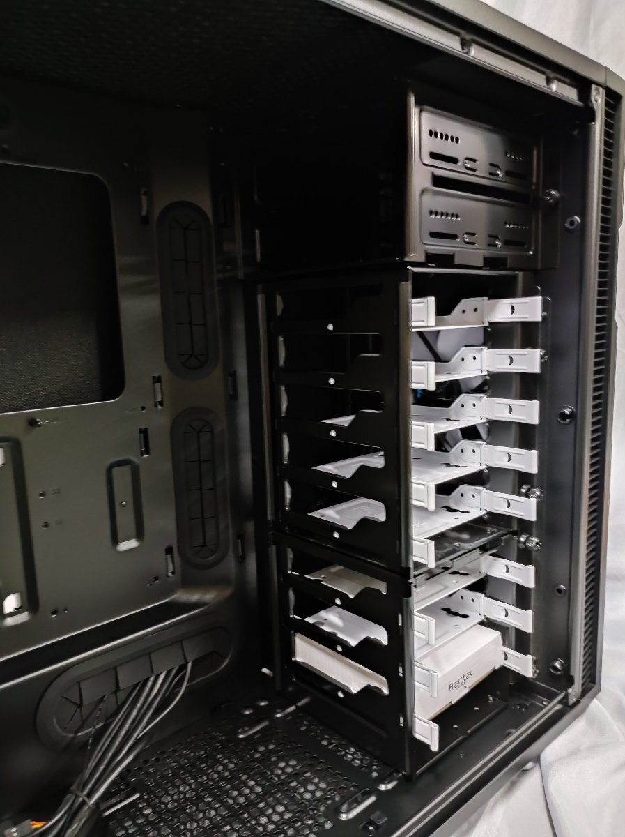 【サイコム】 Fractal Design Define R5 Black Pearl (FD-CA-DEF-R5-BK) (ATXミドルタワー) @Used@ M20250925c