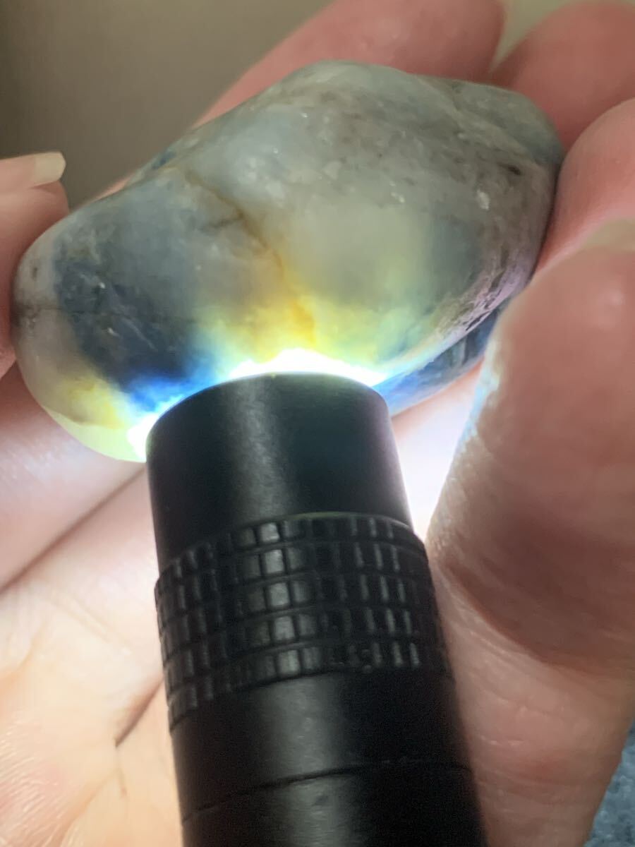 極上の茄子紺 糸魚川入りコン沢翡翠海石 ひすい鉱物原石水石根付国産鉱標本オパール水晶ロードクロサイト入りコン沢握り石ヒスイ化石隕石_画像10