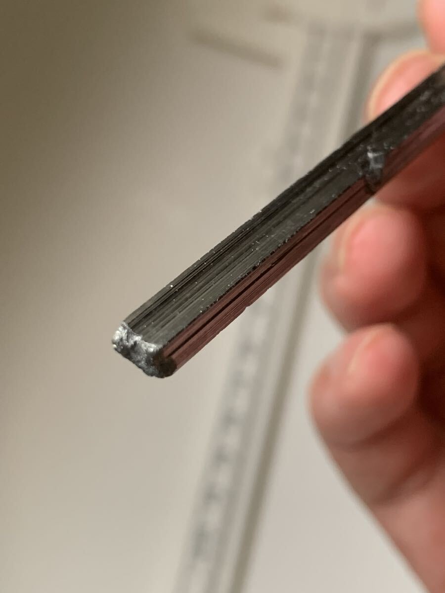 国産鉱物　愛媛県市ノ川鉱山の輝安鉱　単結晶　約5.5ｇ　スティブナイト　検：ビビアナイト　スティブナイト　輝安鉱　カイヤナイト　原石_画像6