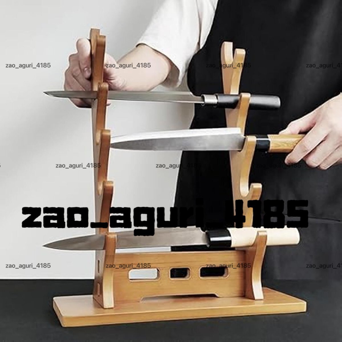 刀掛け台 本物の木製 三本掛 刀掛け 刀立て 刀置き 剣ラック 日本刀 模造刀 居合刀剣スタンド 台座 木製無垢材 台座付き 収納 刀台 飾り台_画像2