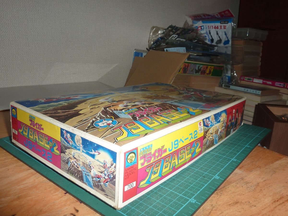 J9ベース２　マーク MARK　銀河旋風ブライガー　ブライガー基地プラモデル　秘密基地／格納庫的な施設 タカトク_画像2