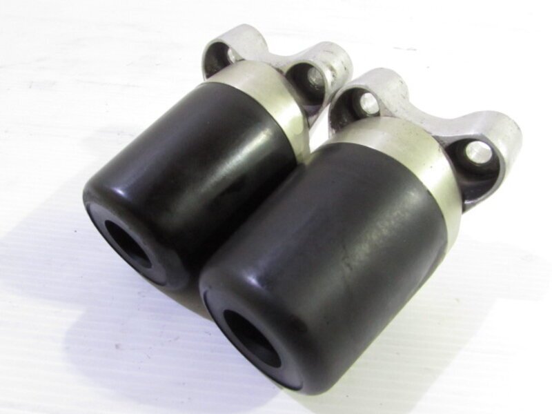 XJR1300 RP03J 大人気!! 社外制 エンジンスライダーSET 破損なし 検※ RP17J RP01J RP021 XJR1200 XJR1200R 4KG SP ブレンボ 160U10