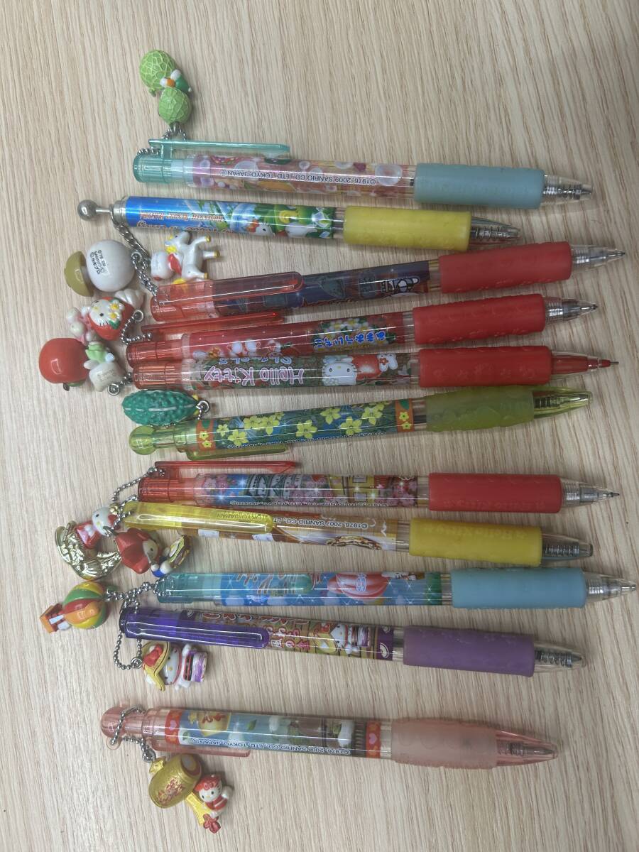 ☆5035 ご當(dāng)?shù)?ハローキティ ボールペン/シャーペン 11本 長期保管品 サンリオ 北海道/名古屋/沖縄など 中古