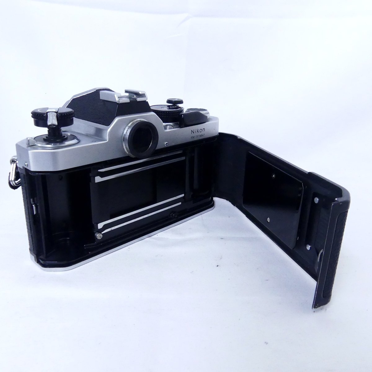 Nikon ニコン FM シルバー カメラボディ フィルムカメラ 空シャッターOK USED /2509C