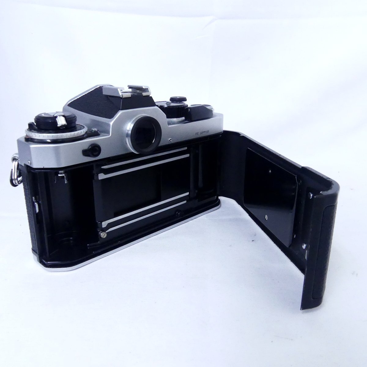 Nikon ニコン FE シルバー カメラボディ フィルムカメラ 通電、空シャッターOK USED /2509C