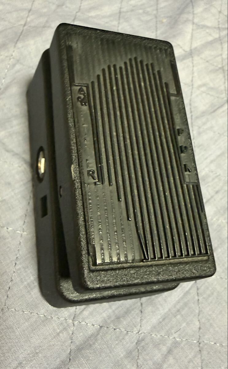 お買い得，送料無料カスタムメイド ハンドワイアード JIM DUNLOP CBM95 CRY BABY MINI WAH クライベイビーミニ ワウペダル(ワウ)｜売買されたオークション情報、yahooの商品情報をアーカイブ公開 - オークファン エフェクター