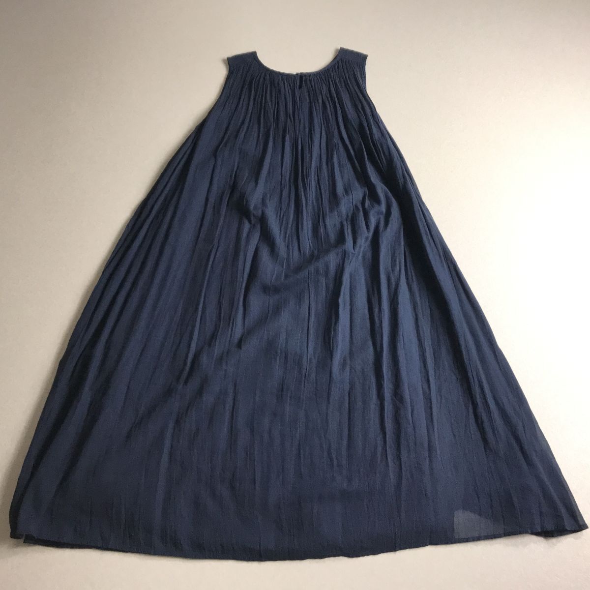 ○ earth ecoloco エコロコ　ギャザー　ノースリーブ ワンピース