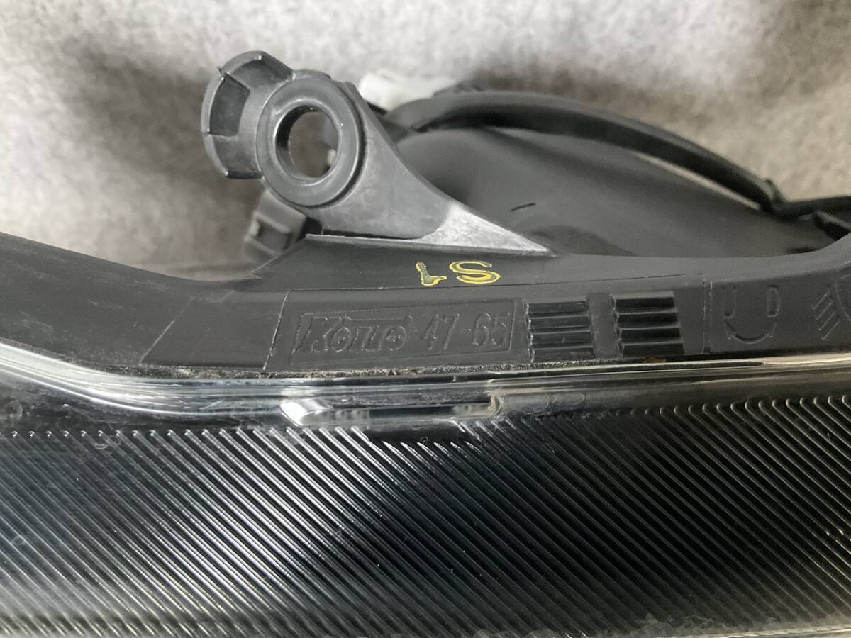 5415-W2 プリウスα ZVW40/ZVW41 ヘッドライト LED 後期 右 ジャンク ☆_画像6