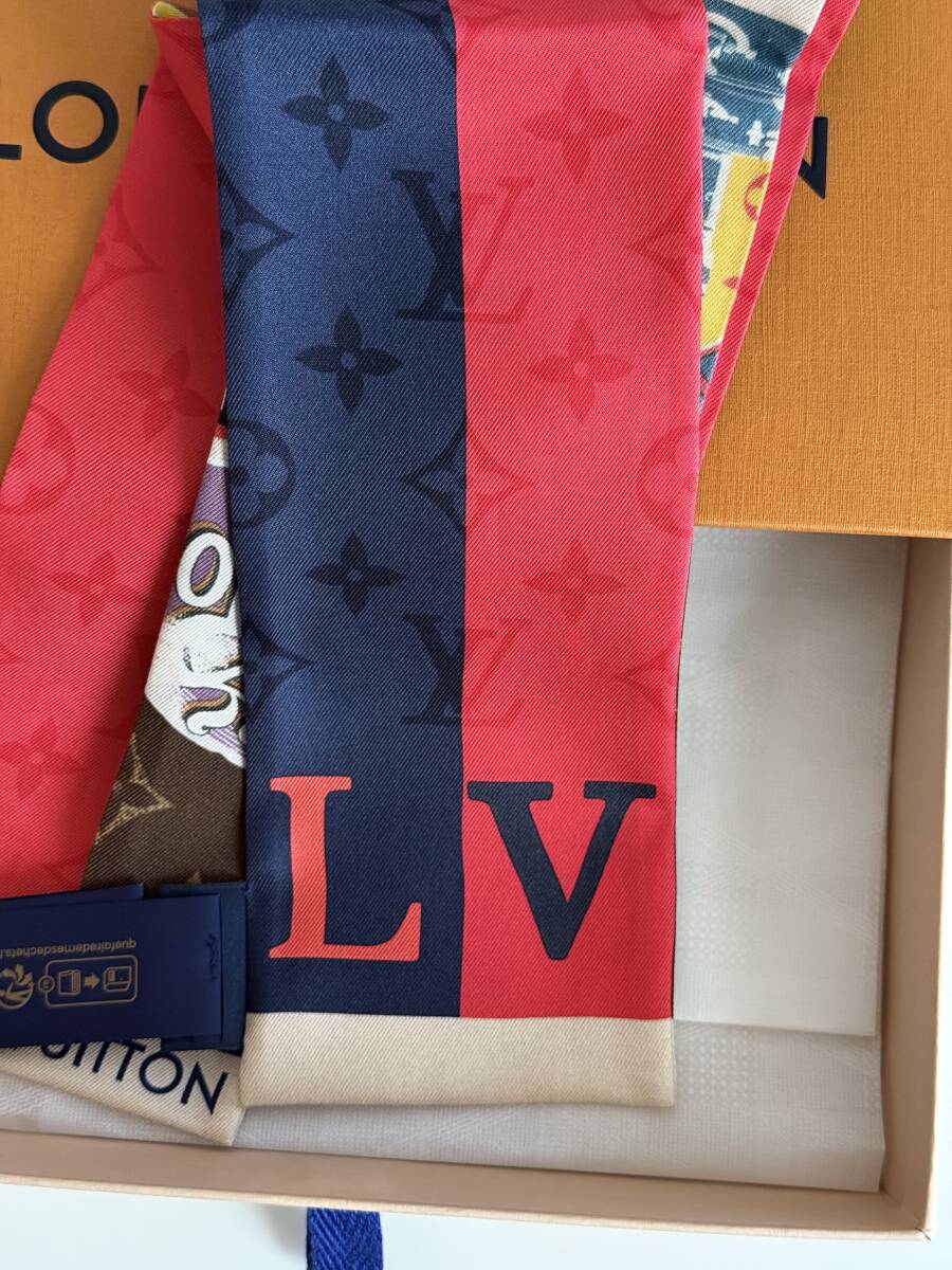 完売 LOUIS VUITTON ルイヴィトン バンドー・エリゼパレスホテル M79781 モノグラム フライト・モード シルク スカーフ バンドー_画像3
