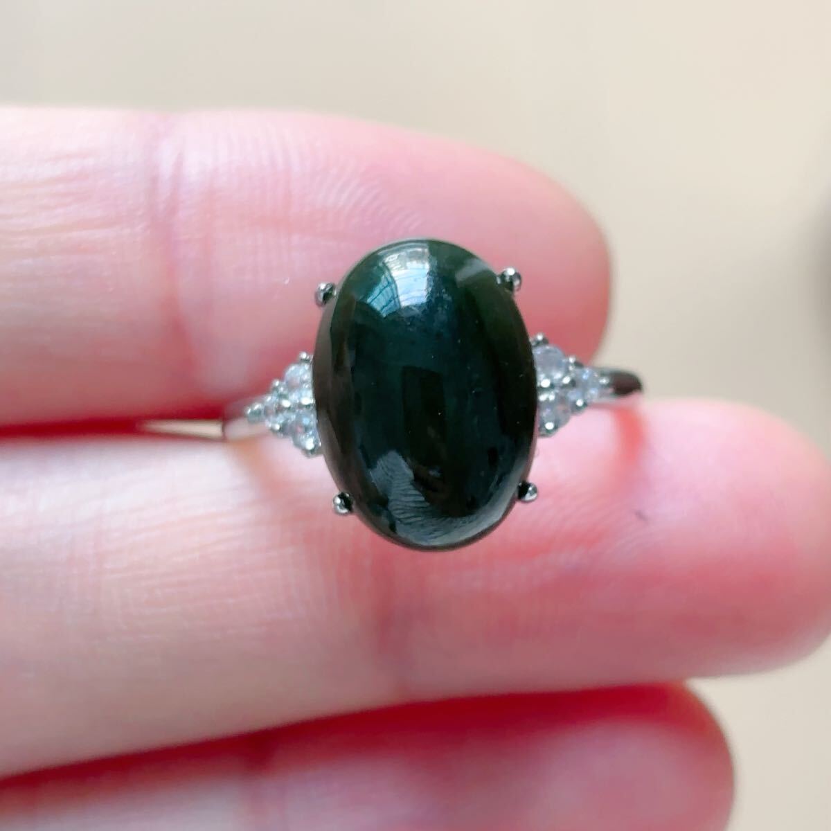 ♪和田玉・碧玉♪指輪♪リング♪翡翠・ヒスイ♪フリーサイズ♪天然石♪パワーストーン♪巾着袋つき♪プレゼントにもR3593001_画像3