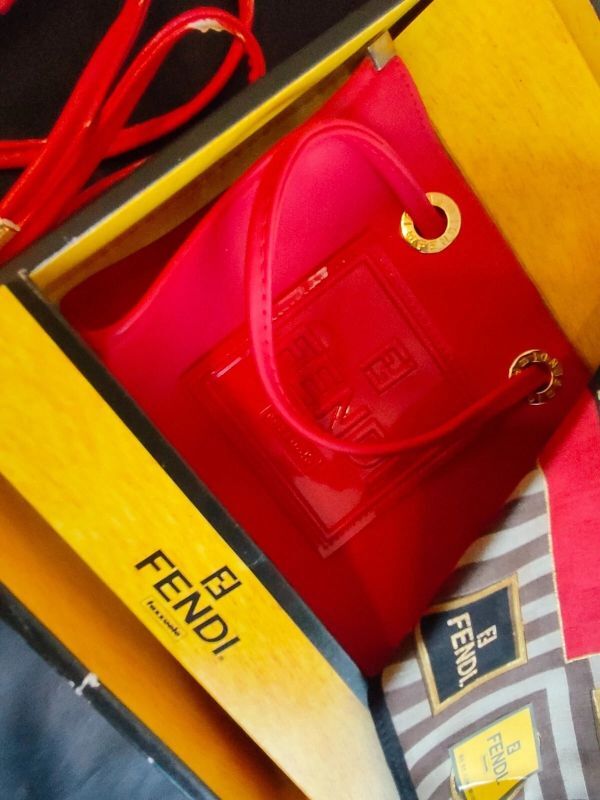 Fendi フェンディ ポーチセット ミニハンドバッグ＆スカーフ レッドロゴ ズッカ柄 ボックス付き_画像4