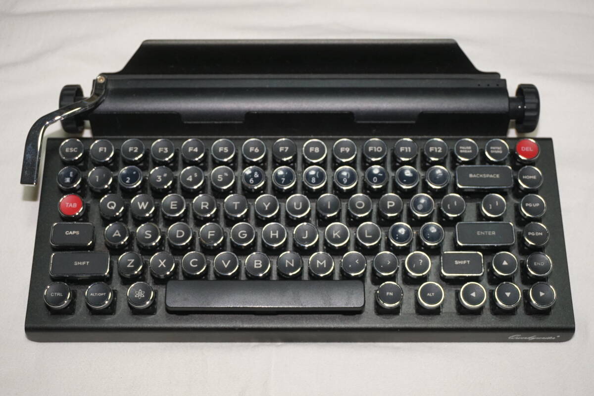 ★ QWERKYTOYS ★  タイプライター風 レトロタイプキーボード Bluetooth ワイヤレス キーボード 【 QWERKYWRITER 1 】_画像1