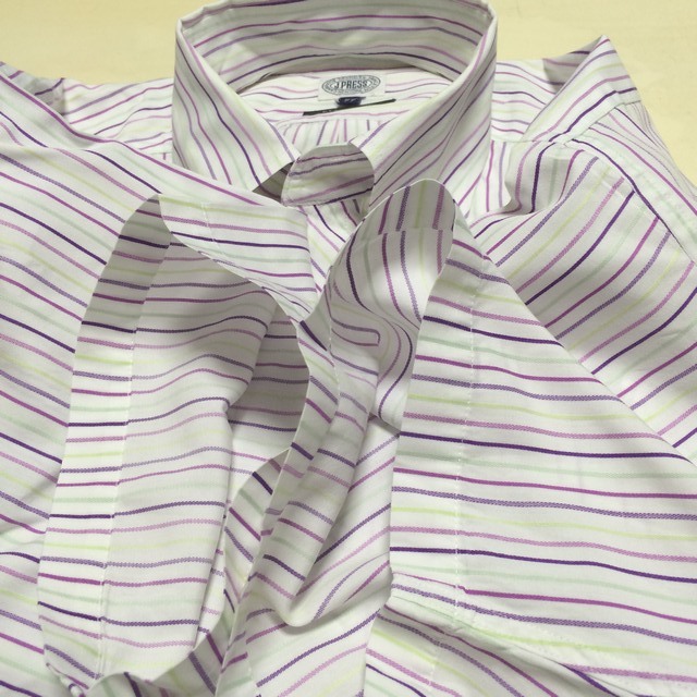 美品 J.PRESS ジェイプレス 半袖ボタンダウンシャツ サイズＬL 白色ベースに紫色濃淡と黄緑色の細線ストライプ柄 オンワード樫山 963_画像8