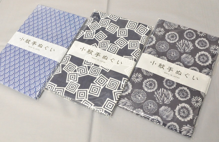 日本手拭・小紋手ぬぐい3本~ 青海波、三枡、花火柄~_画像1