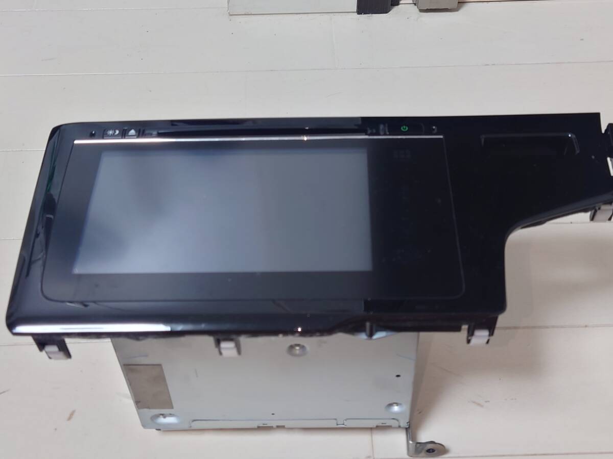 ホンダ 純正ナビ NR-222JH 4FTA6-T 39100-T5C-J61-M1 フィットハイブリッド GP5 本体_画像1