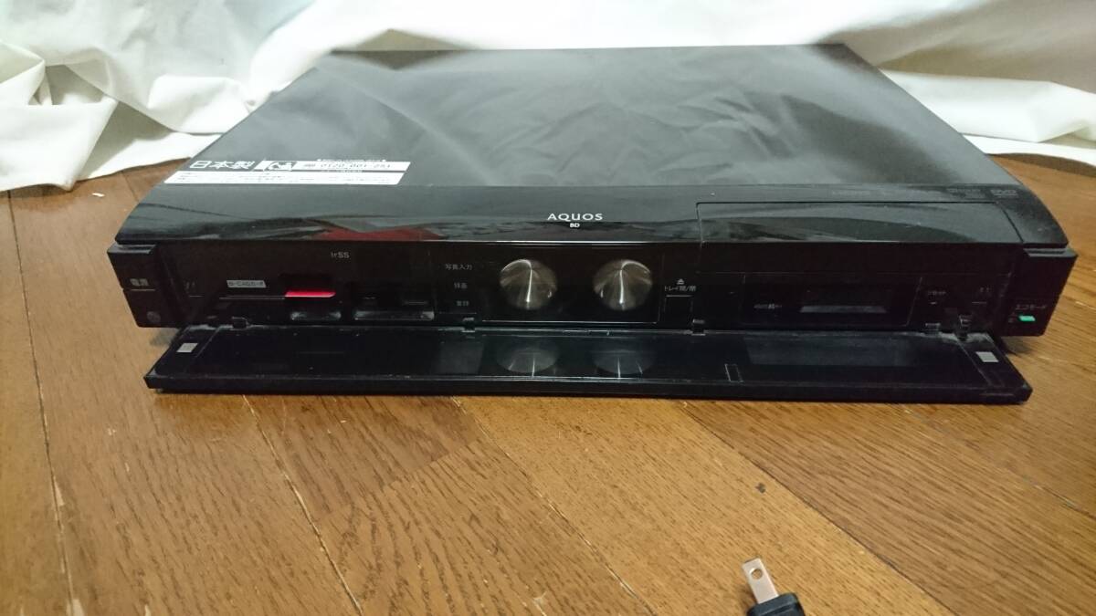 【※ジャンク】 SHARP シャープ ブルーレイディスクレコーダー AQUOS BD-HDW25 通電確認のみ　ジャンクにて_画像2