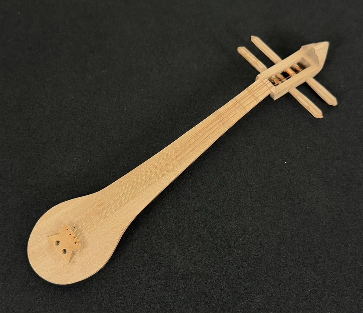 AZ-208 仏教美術(shù) 白檀 木彫 彫刻 弁財天 変形臺座 ４寸 座弁財天 箱付 艶人形 春畫 香木 仏像 細密彫 置物 オブジェ 