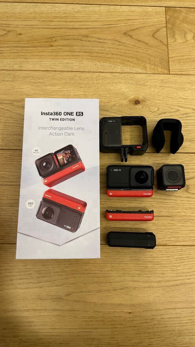 Insta360 ONE RS Twin Edition に追加で予備バッテリーと別売り充電器付